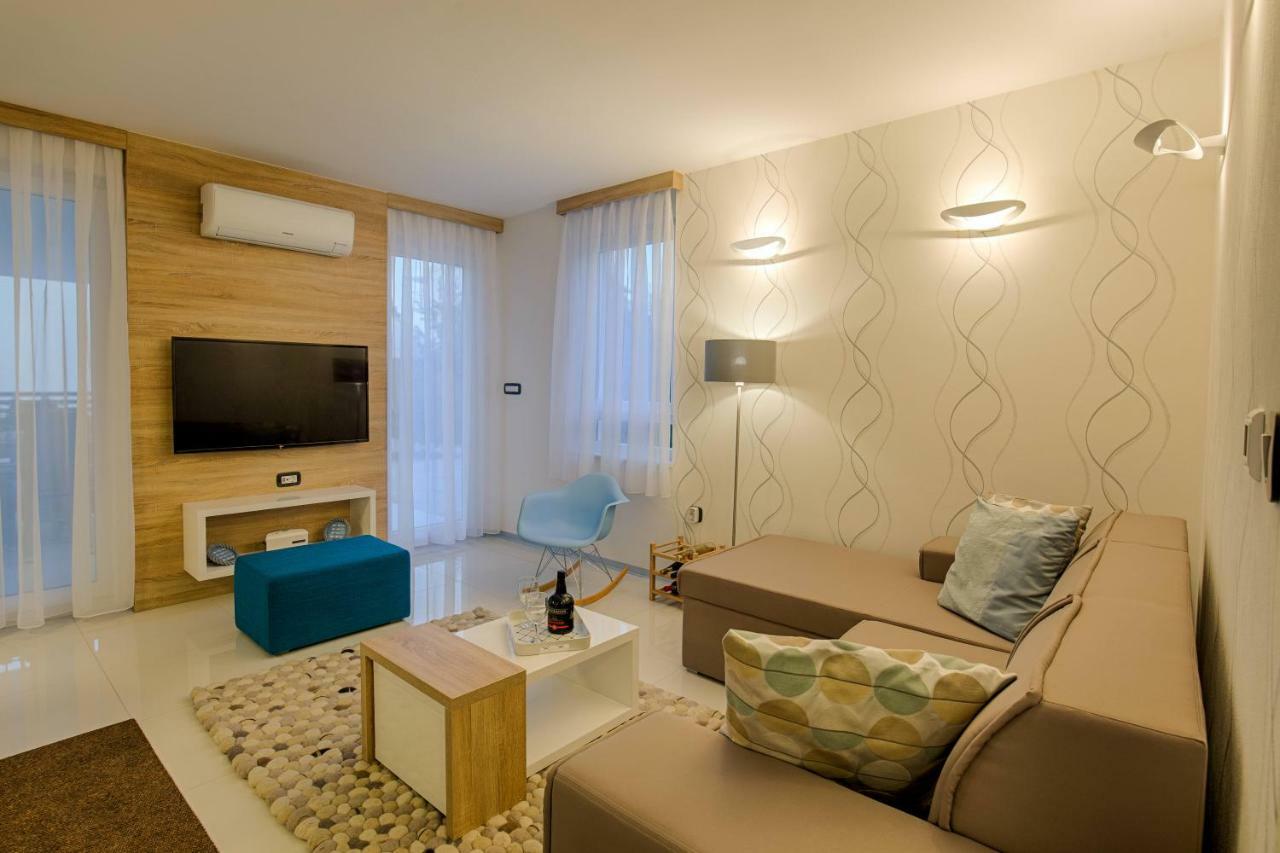 Deluxe New Apartments - Few Steps From The Beach - Luxury Holiday With Style - By Traveler Tourist Agency Krk 크르크 외부 사진