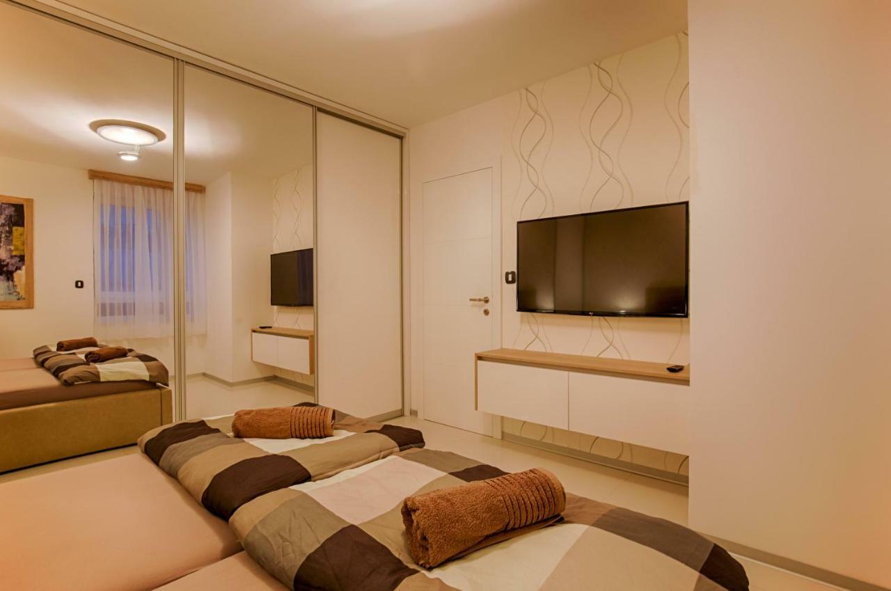 Deluxe New Apartments - Few Steps From The Beach - Luxury Holiday With Style - By Traveler Tourist Agency Krk 크르크 외부 사진